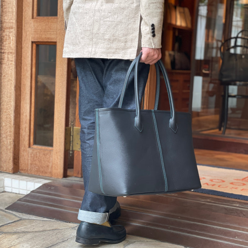 [French calf] <br>Large tote bag<br>color: Navy