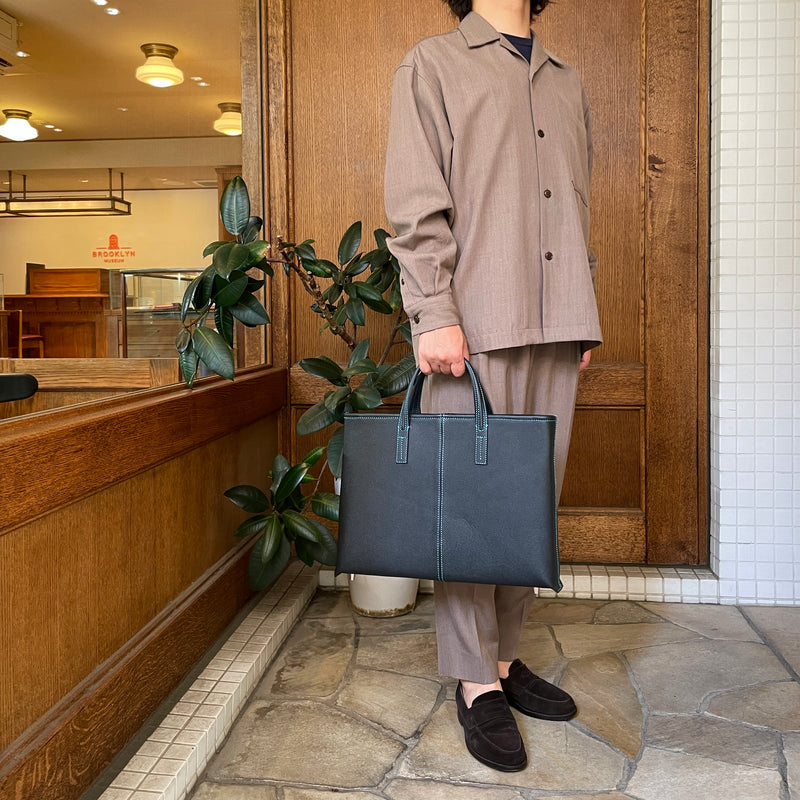 [French calf] <br>Belsy tote bag<br>color: Navy