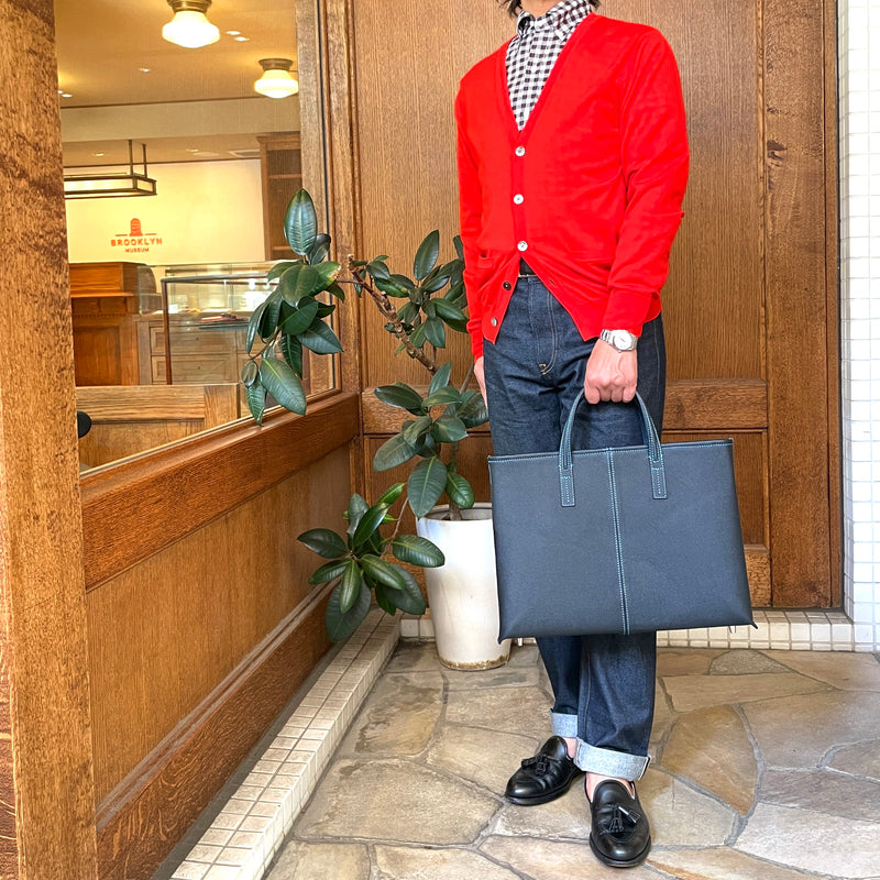 [French calf] <br>Belsy tote bag<br>color: Navy