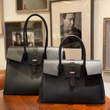 [Shrink leather x croco pattern leather]<br>Voyage L bag<br>color: navy