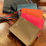 [French calf]<br>Box sacoche L<br>color: taupe