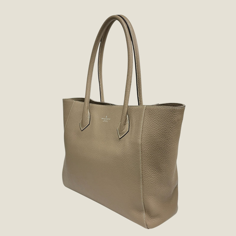 [Shrink leather]<br>Tutitot bag<br>color: Tope<br>[Scheduled to arrive in mid -January 2025]
