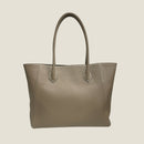 [Shrink leather]<br>Tutitot bag<br>color: Tope<br>[Scheduled to arrive in mid -January 2025]