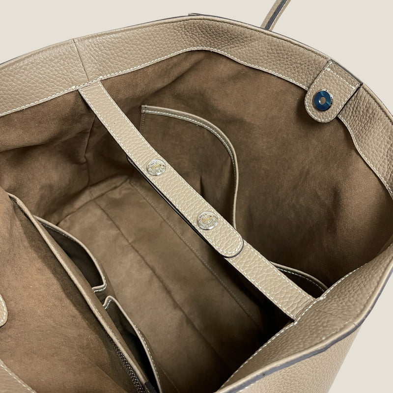 [Shrink leather]<br>Tutitot bag<br>color: Tope<br>[Scheduled to arrive in mid -January 2025]