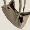 [Shrink leather]<br>Tutitot bag<br>color: Tope<br>[Scheduled to arrive in mid -January 2025]