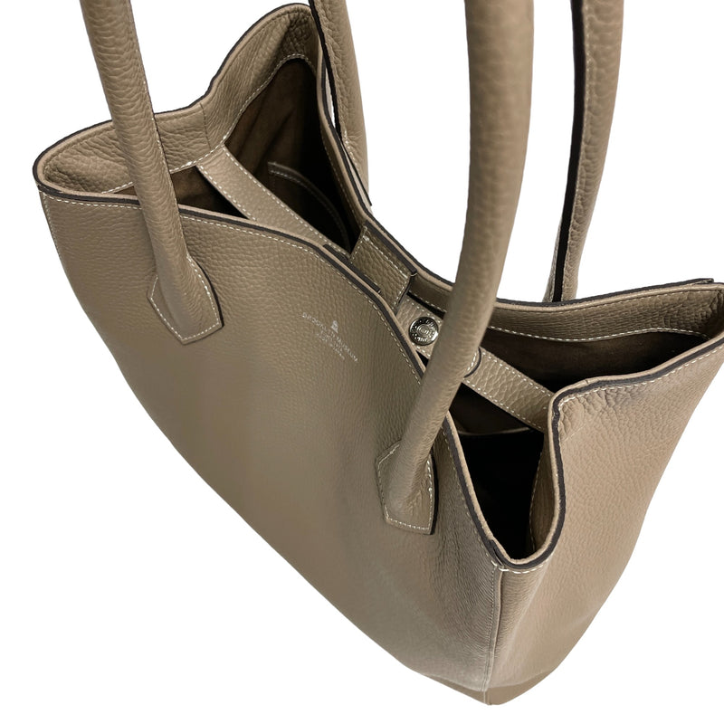 [Shrink leather]<br>Tutitot bag<br>color: Tope<br>[Scheduled to arrive in mid -January 2025]