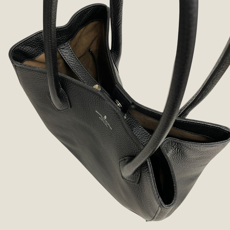 [シュリンクレザー]<br>トゥティトートバッグ<br>color：ブラック<br>【９月下旬入荷予定】