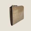 [クロコパターンレザー] <br>ハーフLジップウォレット<br> color：トープ