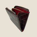 [クロコパターンレザー] <br>ハーフLジップウォレット<br> color：ダークブラウン