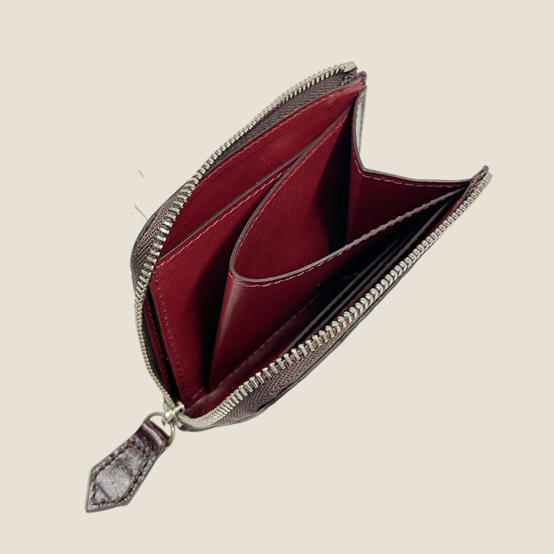 [クロコパターンレザー] <br>ハーフLジップウォレット<br> color：ダークブラウン