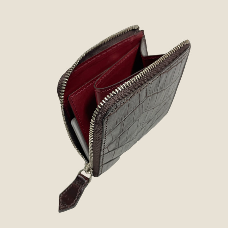 [クロコパターンレザー] <br>ハーフLジップウォレット<br> color：ダークブラウン
