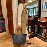[Shrink leather]<br>tuti tote bag<br>color: navy