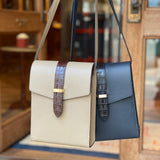 [Shrink leather x croco pattern leather]<br>voyage shoulder<br>color: taupe