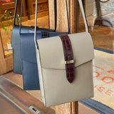 [Shrink leather x croco pattern leather]<br>voyage shoulder<br>color: taupe