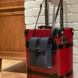 [Shrink leather x croco pattern leather]<br>voyage shoulder<br>color: navy