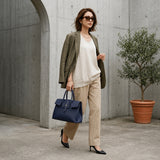 [Shrink leather x croco pattern leather]<br>Voyage M bag<br>color: navy