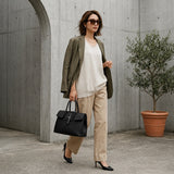 [Shrink leather x croco pattern leather]<br>Voyage M bag<br>color: black<br>[Scheduled to arrive in early August]