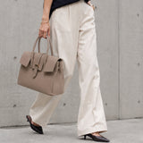 [Shrink leather x croco pattern leather]<br>Voyage M bag<br>color: taupe x taupe