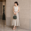 [Shrink leather]<br>Postman mini shoulder<br>Color: Dark green