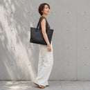 [Shrink leather]<br>Tutitot bag<br>color: Black