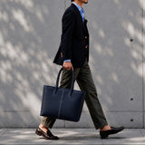 [French calf] <br>Royal M tote bag<br>Color: Navy x Off-white stitching<br>[Made to order]