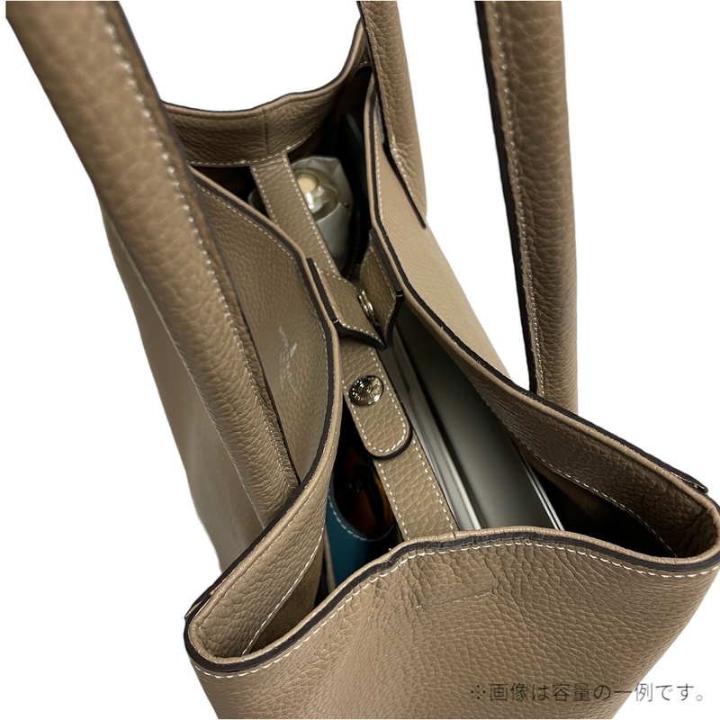 [Shrink leather]<br>Tutitot bag<br>color: Tope<br>[Scheduled to arrive in mid -January 2025]