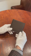 [サルベージ PROJECT]<br>水染めコードバン 純札<br>color：ダークブラウン