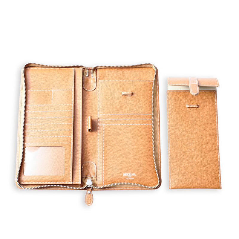 [French calf] <br> Passport case <br> Color: Camel