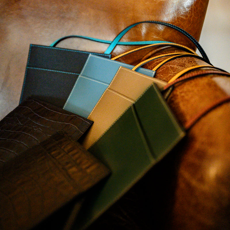 [French calf] <br> Sakosh <br> COLOR: Dark green <br> [Made -to -order]