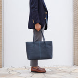 [French calf] <br>Royal M tote bag<br>Color: Navy x Turquoise stitch x Interior red<br>[Scheduled to arrive in early August]