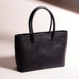 [French calf] <br>Royal M tote bag<br>Color: Navy x Turquoise stitch x Interior red<br>[Scheduled to arrive in early August]