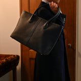 [French calf] <br>Royal M tote bag<br>Color: Navy x Turquoise stitch x Interior red<br>[Scheduled to arrive in early August]