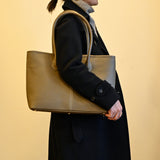 [フレンチカーフ] <br>ロワイヤルMトートバッグ<br>color：トープ