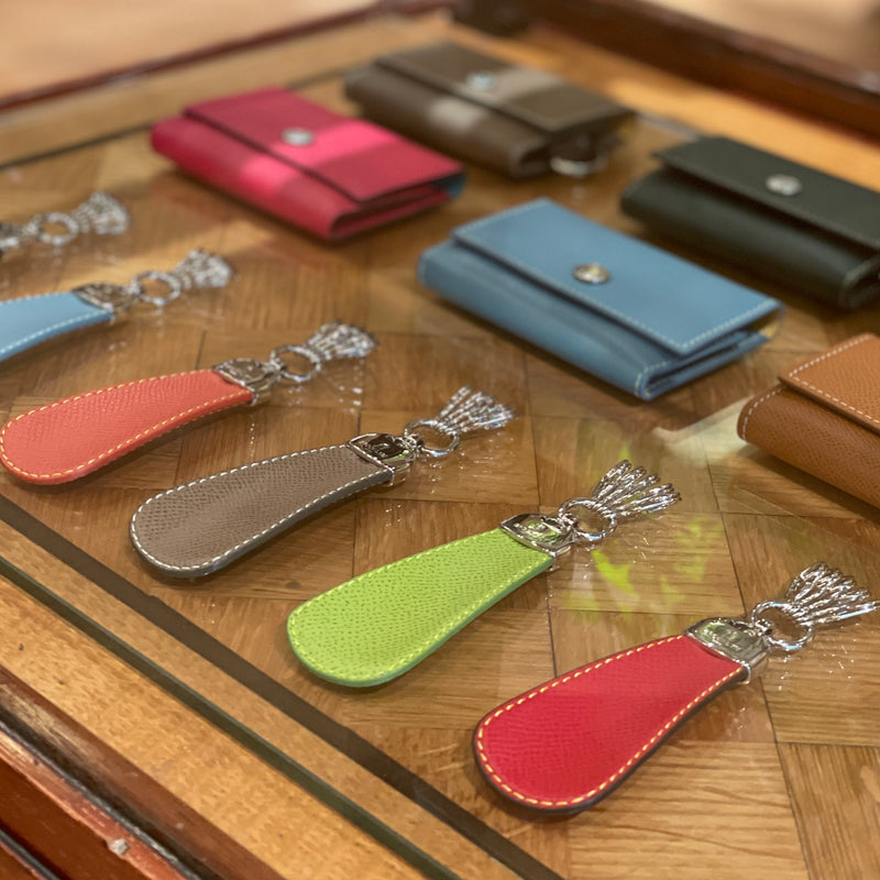 [French calf] <br> Key case <br> Color: Tope
