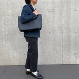 [French calf] <br>Royal M tote bag<br>Color: Navy x Turquoise stitch x Interior red<br>[Scheduled to arrive in early August]