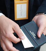 [French calf] <br>Thread gusset card case<br>color: navy