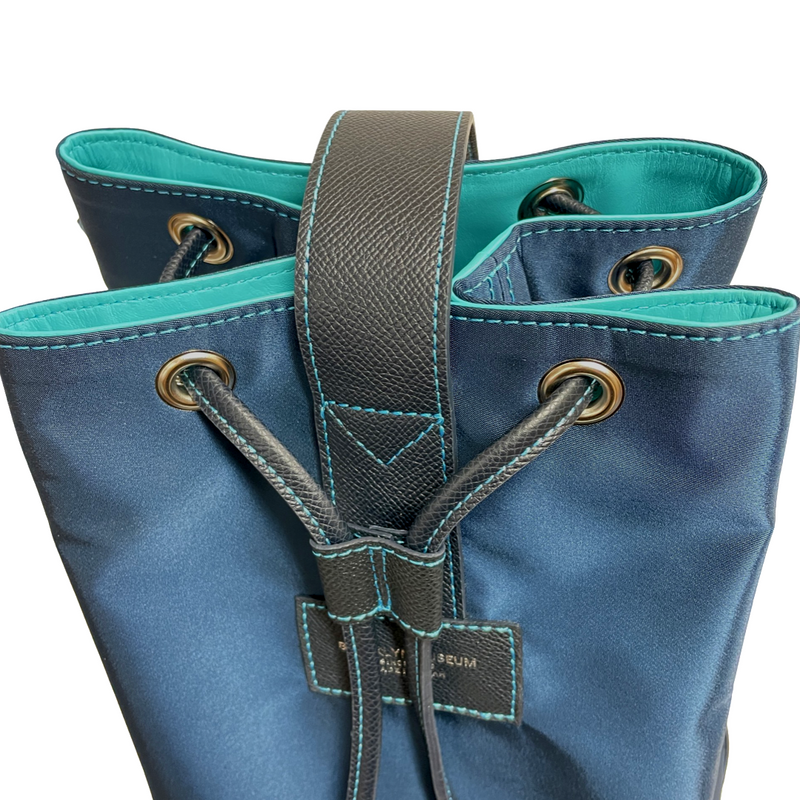 [Rich] <BR> One shoulder backpack <br> Color: Navy